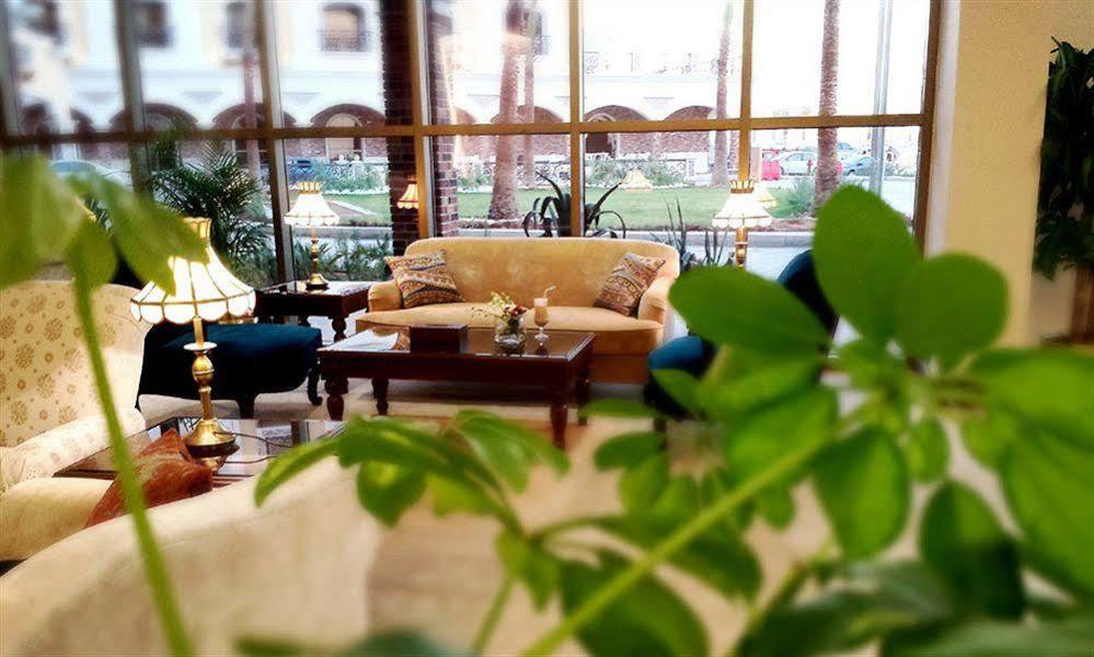 Hotel Crowne Plaza Al Waha By Ihg 4*